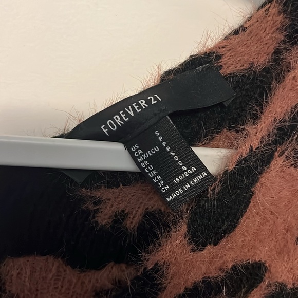 Forever 21 Cheetah Sweater - Picture 2 of 4